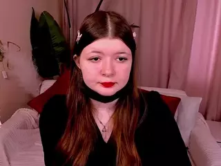 LinetteMono's Live Sex Cam Show