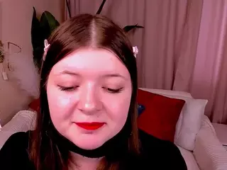 LinetteMono's Live Sex Cam Show
