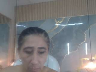 Live Sex Chat with nei-girl (@nei-girl)