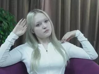 LynetteFountain's Live Sex Cam Show
