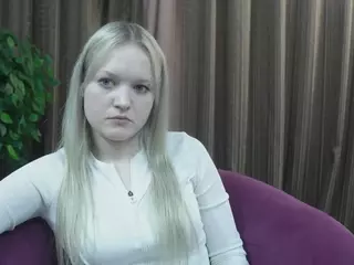 LynetteFountain's Live Sex Cam Show