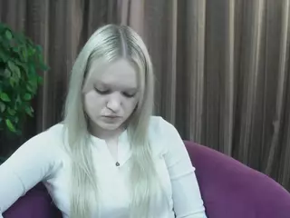LynetteFountain's Live Sex Cam Show
