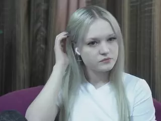 LynetteFountain's Live Sex Cam Show
