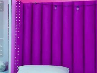 pureebonyy Live Webcam on CamSoda