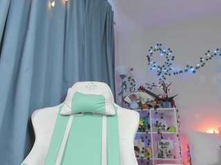 zia-ember's CamSoda show and profile