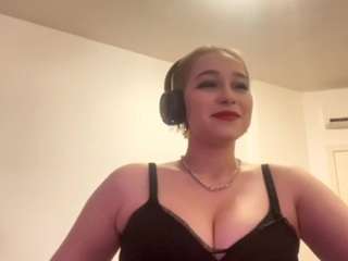 blisscroke's CamSoda show and profile