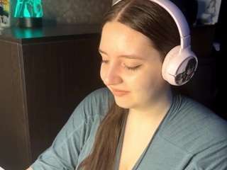 elvinacoyner Live Webcam on CamSoda