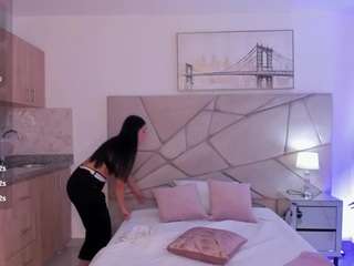 emiilyy-cooper Live Webcam on CamSoda