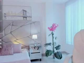 emiilyy-cooper webcam model