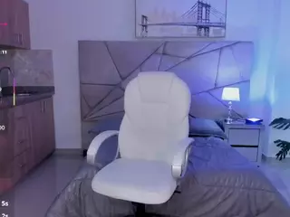 Emiilyy-Cooper's Live Sex Cam Show