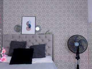 grace-hollis chat room