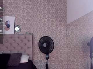 grace-hollis webcam model