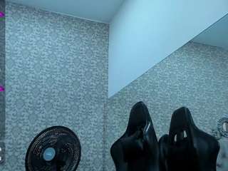 grace-hollis webcam model