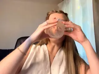 KatieBeames's Live Sex Cam Show