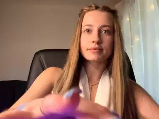 KatieBeames's Live Sex Cam Show