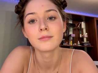 katiecroston webcam model