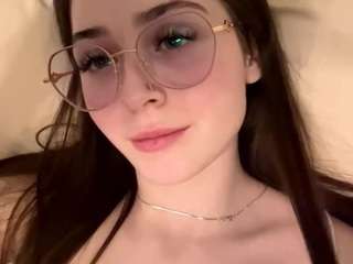 katiecroston live cam profile