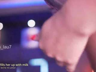 LauRoberts live cam preview