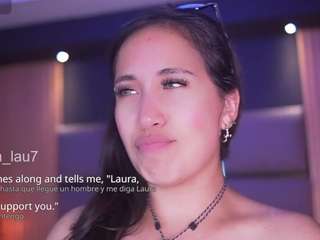 LauRoberts live cam preview