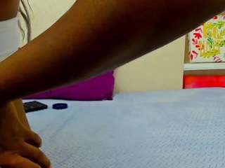Lorenn-Hill live cam preview