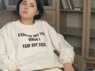 ZaraBrookins's Live Sex Cam Show