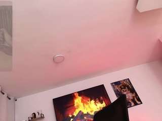 girl-hotbicth's CamSoda show and profile