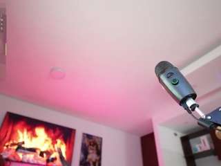 girl-hotbicth Live Webcam on CamSoda