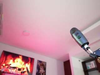 girl-hotbicth Live Webcam on CamSoda