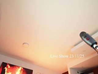 girl-hotbicth webcam model