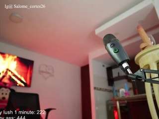 girl-hotbicth live cam profile