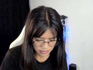 meganthompsonn's CamSoda show and profile