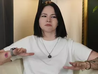QuennaDowe's Live Sex Cam Show