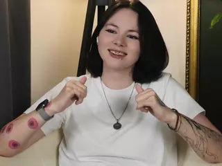 QuennaDowe's Live Sex Cam Show