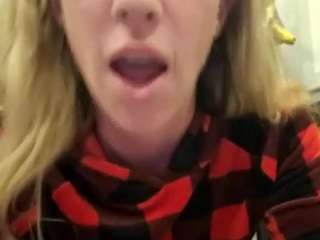 Live webcam model alyjeanne0420 on Soda Cams