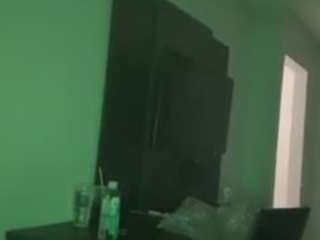arielredddxxx webcam