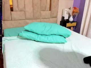 emma-arias's Live Sex Cam Show