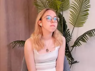 LinetteHartill's Live Sex Cam Show