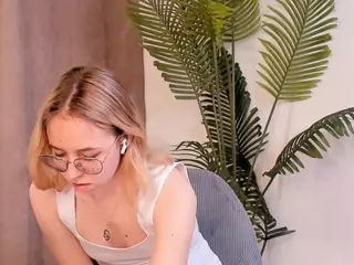 LinetteHartill's Live Sex Cam Show