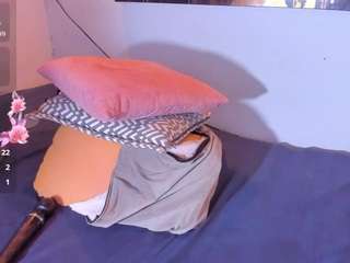 violethot69's CamSoda show and profile