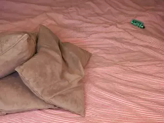 WiloneClutter's Live Sex Cam Show
