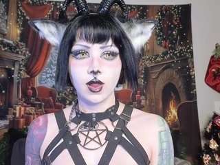 iveystrigoi Live Webcam on CamSoda