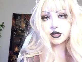 Live webcam model iveystrigoi on Soda Cams