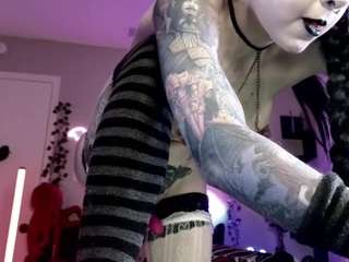 iveystrigoi Live Webcam on CamSoda