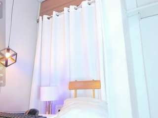 camirouxx Webcam Model Profile