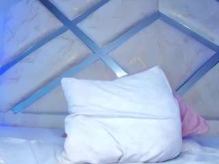 camiRouxx live webcam show