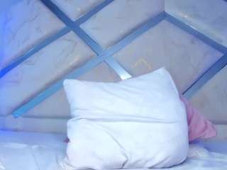 camiRouxx live webcam show