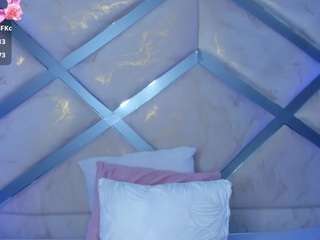 camiRouxx live webcam show