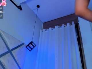 camiRouxx live webcam show