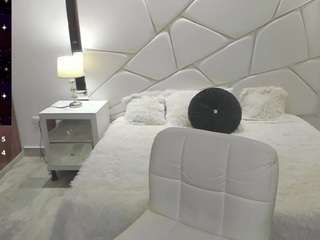 karliie-kloss webcam