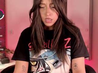 artemish's CamSoda show and profile